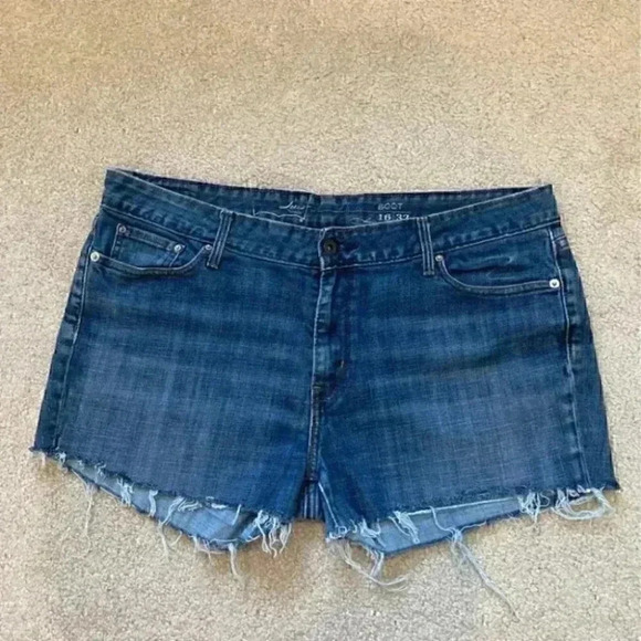 Levi’s jean shorts in size 16R - Picture 1 of 5